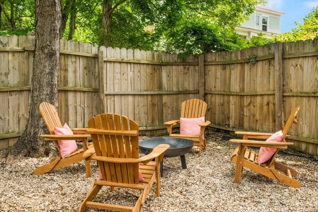 Bright + New - Fire Pit - Hammock - 3 Bd Holiday home Raleigh